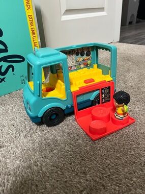 Little people - taco truck plus person